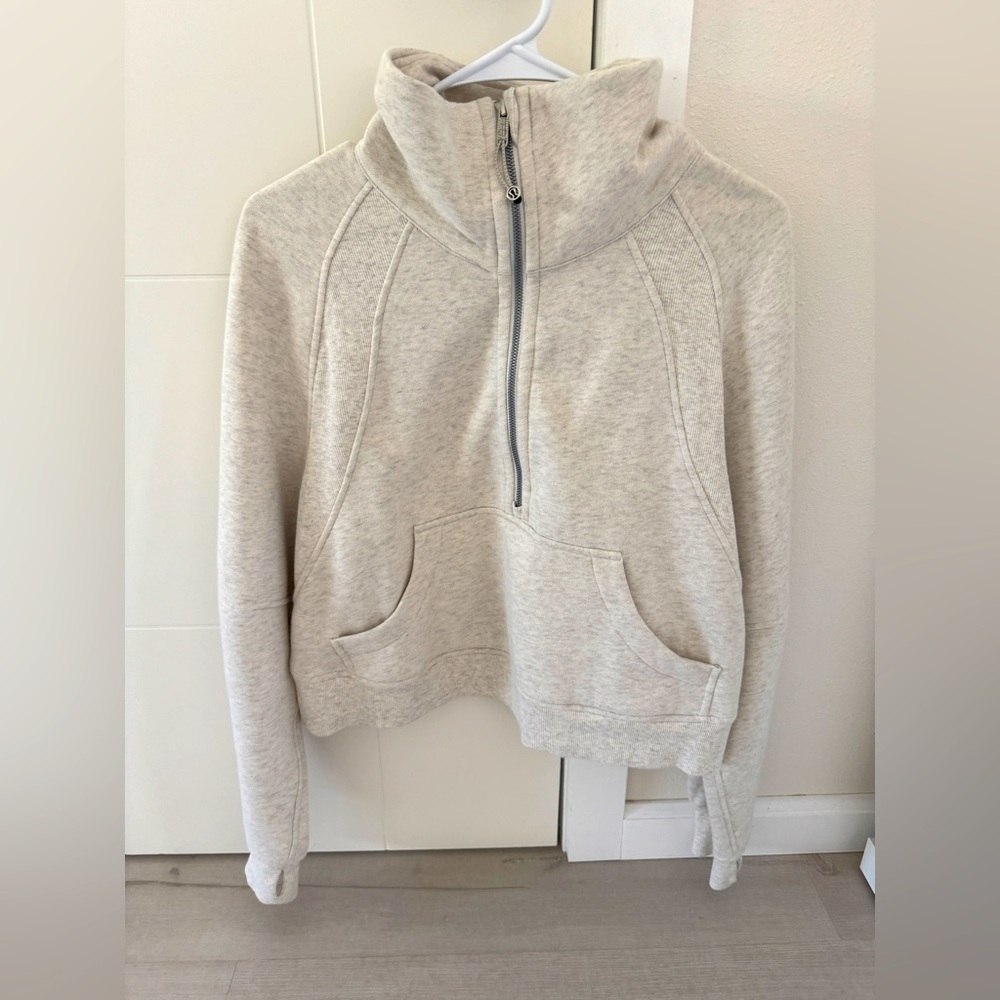 Scuba Oversized Funnel-Neck xs/s
Half Zip
Heathered Bone
Size XS/S
Like new